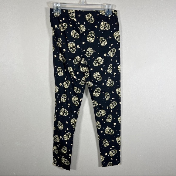 NEW BLACK FLORAL SKULL PRINT MEDIUM ANKLE LEGGINGS NO BOUNDARIES  STRETCH - Picture 5 of 11